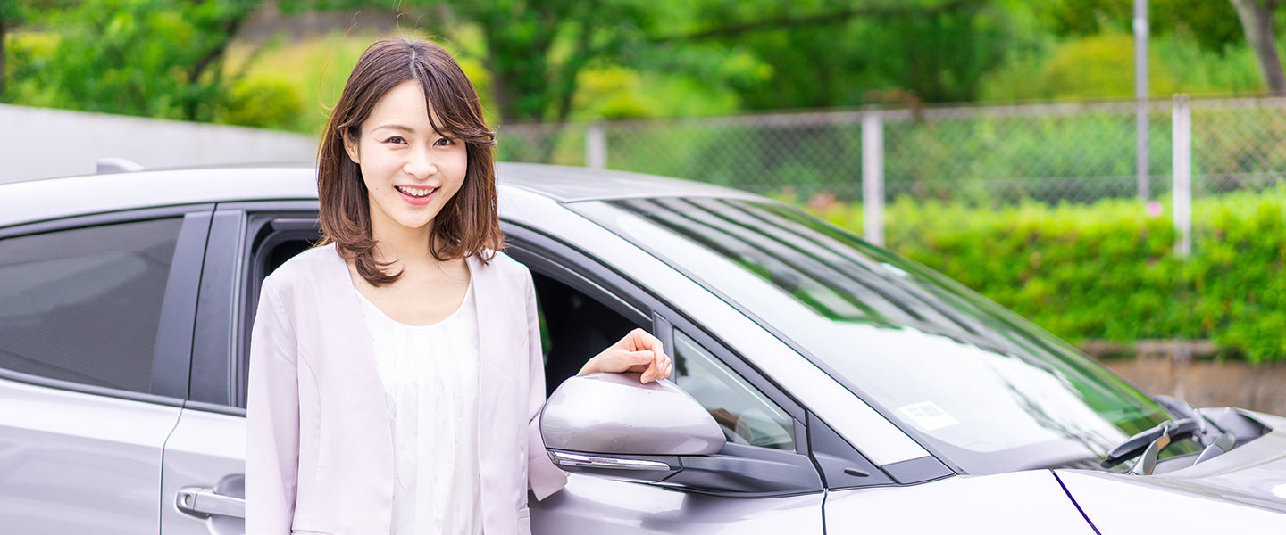 車を借りた女性